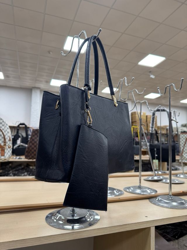 Bolso Negro con Cartera