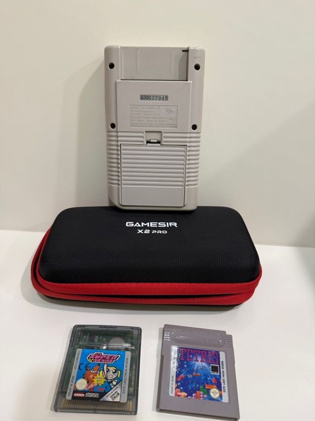 Nintendo Game Boy + Funda y Juegos