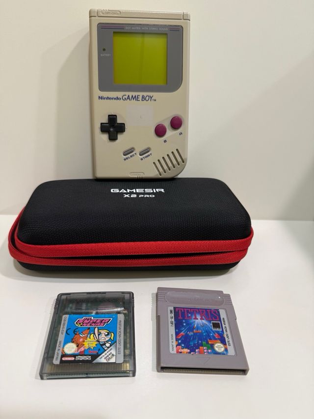 Nintendo Game Boy + Funda y Juegos