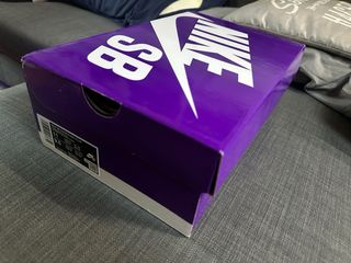 Zapatillas Nike Beige y Morado Nuevas