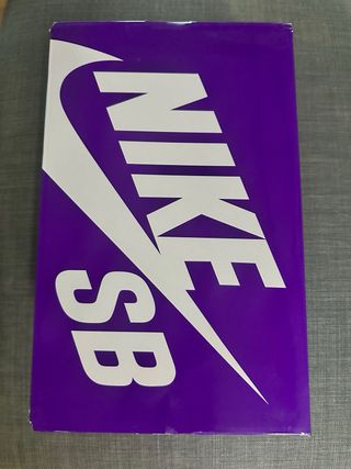 Zapatillas Nike Beige y Morado Nuevas