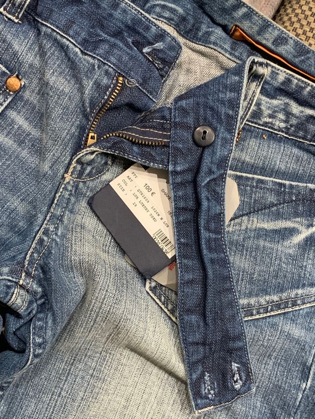 Pantalón vaquero FREESOUL tiro corto