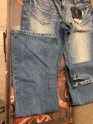 Pantalón vaquero FREESOUL tiro corto