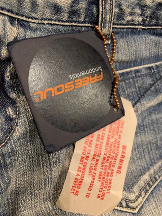 Pantalón vaquero FREESOUL tiro corto