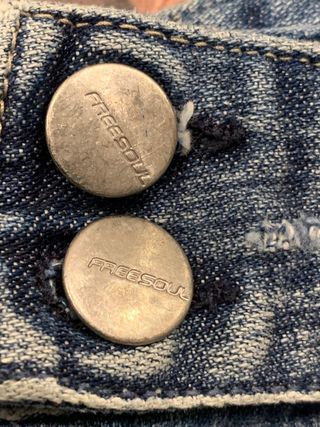 Pantalón vaquero FREESOUL tiro corto