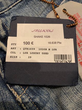 Pantalón vaquero FREESOUL tiro corto