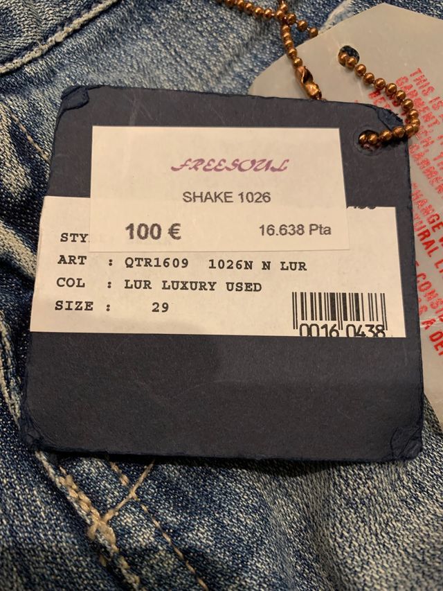 Pantalón vaquero FREESOUL tiro corto