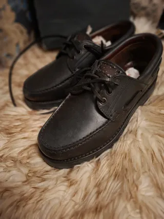 Zapatos náuticos negros de piel