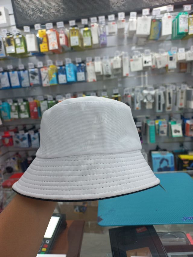 Gorra Nike Negra y blanca
Doble fase