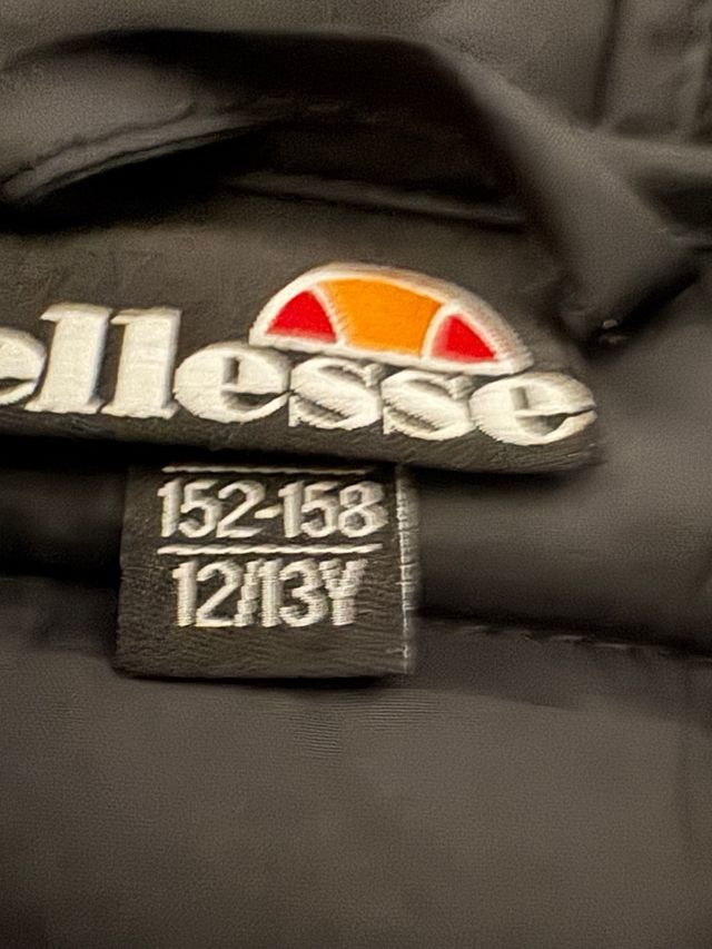 Abrigo ellesse negro