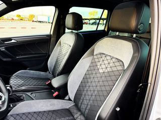 Volkswagen Tiguan R LINE 2.0 TDi DSG con TECHO PANORÁMICO, CÁMARA...