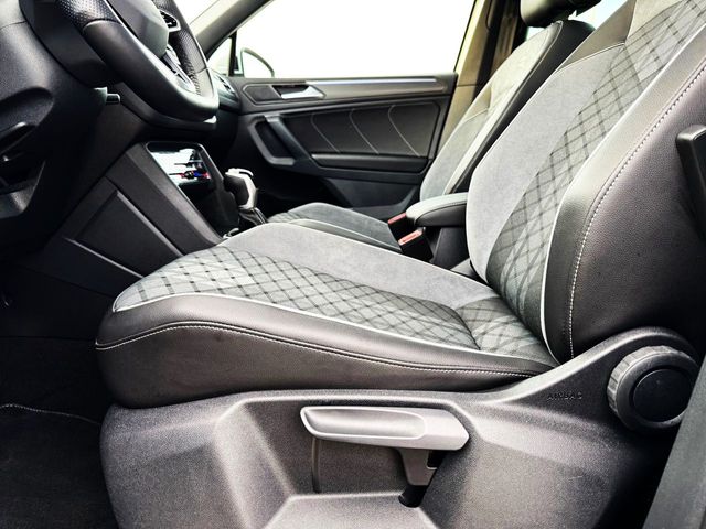 Volkswagen Tiguan R LINE 2.0 TDi DSG con TECHO PANORÁMICO, CÁMARA...