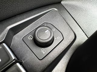 Volkswagen Tiguan R LINE 2.0 TDi DSG con TECHO PANORÁMICO, CÁMARA...