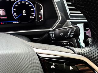 Volkswagen Tiguan R LINE 2.0 TDi DSG con TECHO PANORÁMICO, CÁMARA...