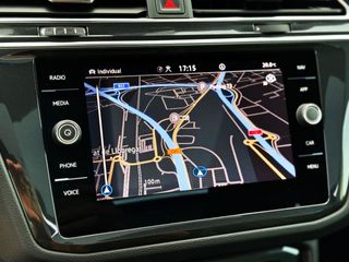 Volkswagen Tiguan R LINE 2.0 TDi DSG con TECHO PANORÁMICO, CÁMARA...