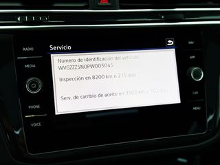 Volkswagen Tiguan R LINE 2.0 TDi DSG con TECHO PANORÁMICO, CÁMARA...