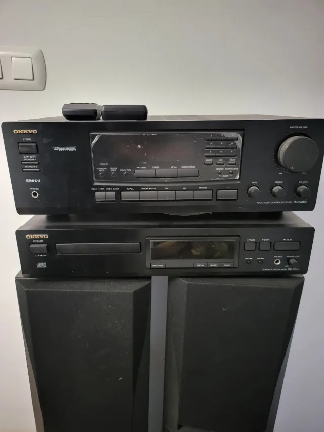 Onkyo Amplificador y CD Player Negro