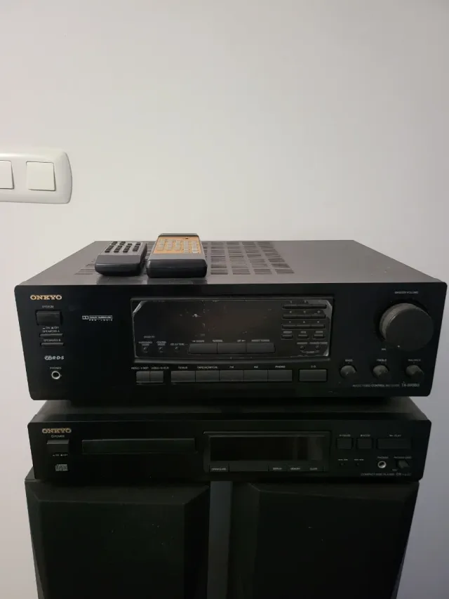 Onkyo Amplificador y CD Player Negro