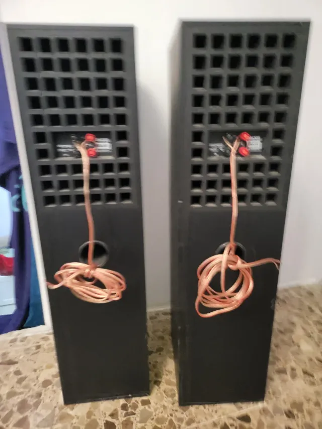 Altavoces B&W DM 305 Negros