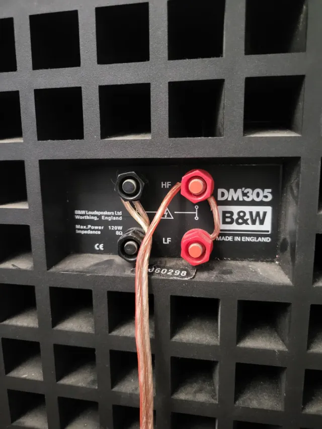 Altavoces B&W DM 305 Negros