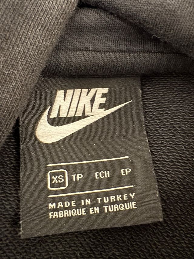 Sudadera Nike Negra con Logo