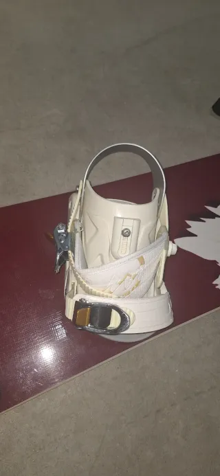 Tabla de Snowboard con Fijaciones