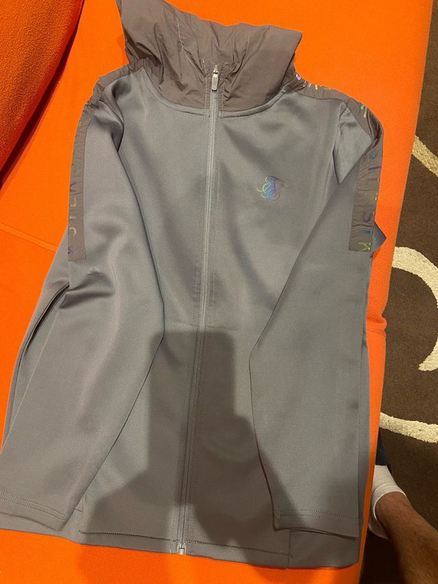 Chándal SikSilk grigio per bambino T13/14 in ottime condizioni