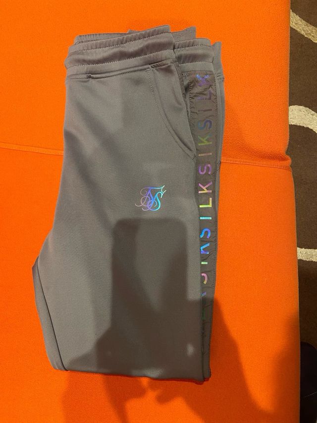 Chándal SikSilk grigio per bambino T13/14 in ottime condizioni