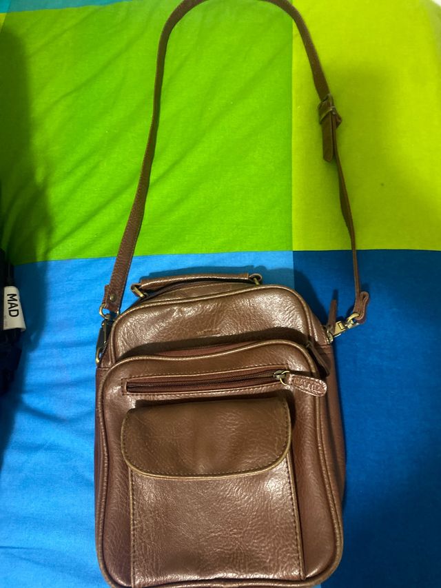 Bolso de hombro de piel marrón