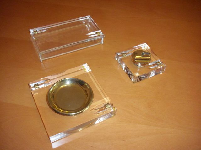 Juego Fumador Metacrilato y Metal Dorado