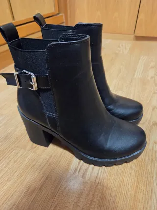 Botines negros tacón