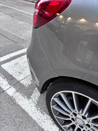 Mercedes-Benz Clase B200 AMG