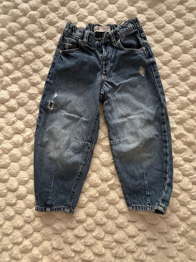 Pantalones vaqueros desgastados para niño