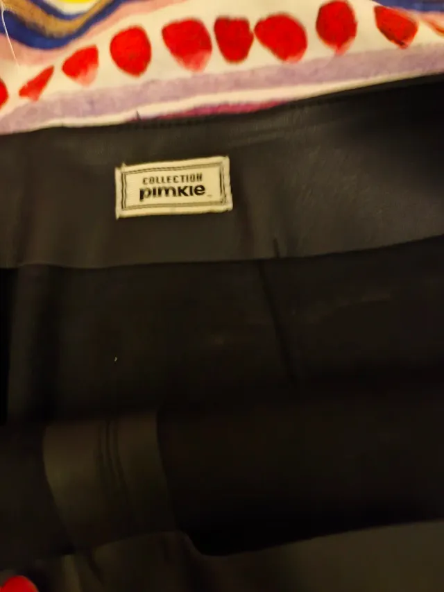 Minifalda polipiel negra