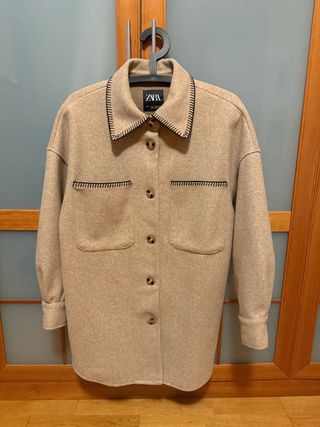 Abrigo otoño Zara beige.