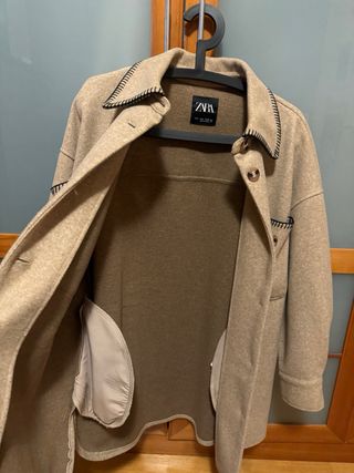 Abrigo otoño Zara beige.