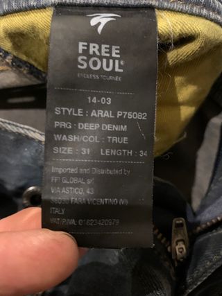 Pantalón vaquero tiro bajo azul grisáceo