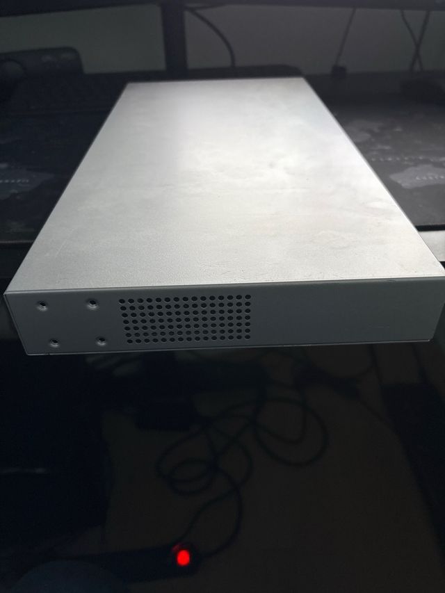 Switch Unifi US-24 Ubiquiti
