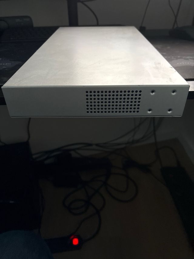 Switch Unifi US-24 Ubiquiti