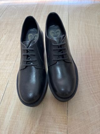 Zapatos de cordones negros