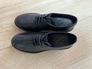 Zapatos de cordones negros