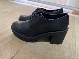 Zapatos de cordones negros