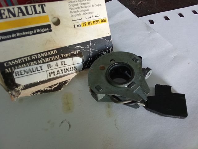 Renault R4 TL Platino Cassette Standard
