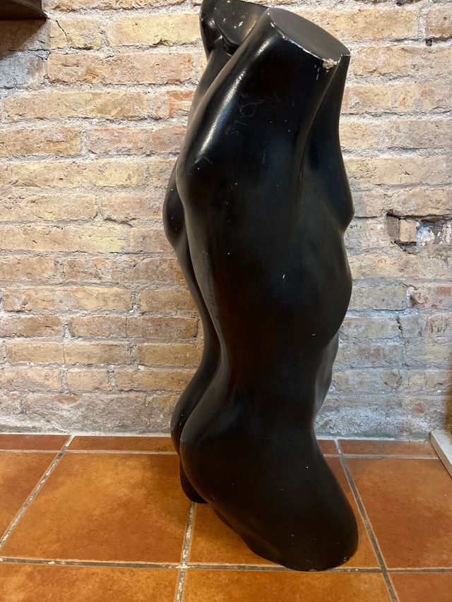 Maniquí Torso Hombre Negro