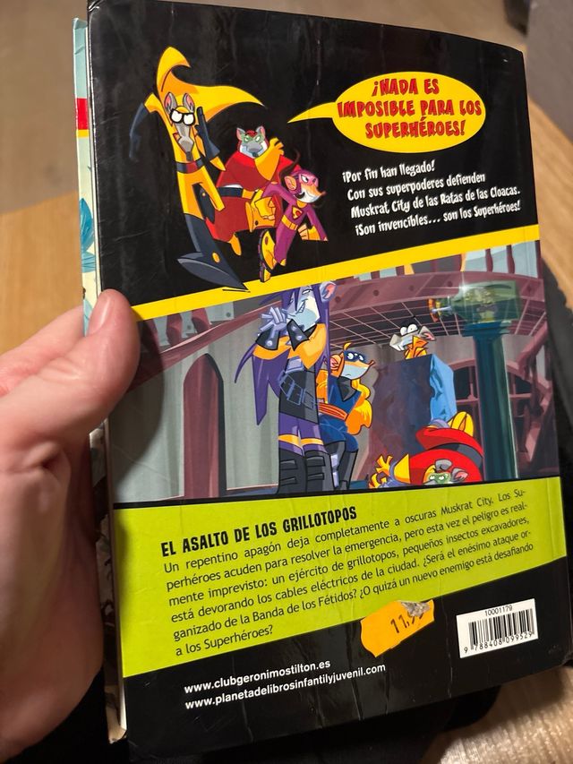 El asalto de los grillotopos: Superhéroes 3 (Ge...