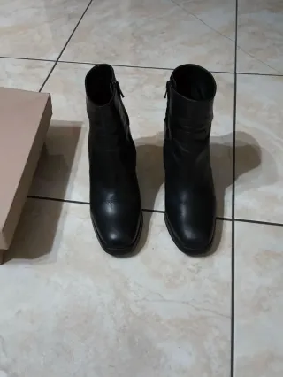 Stivaletti donna vera pelle neri