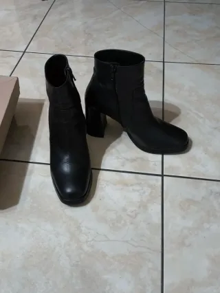 Stivaletti donna vera pelle neri