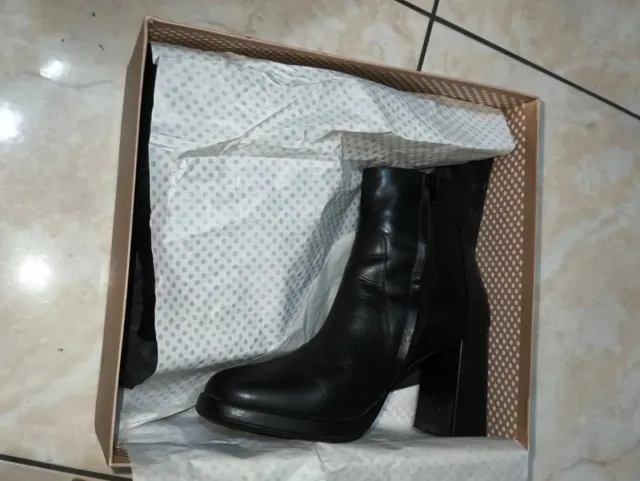 Stivaletti donna vera pelle neri