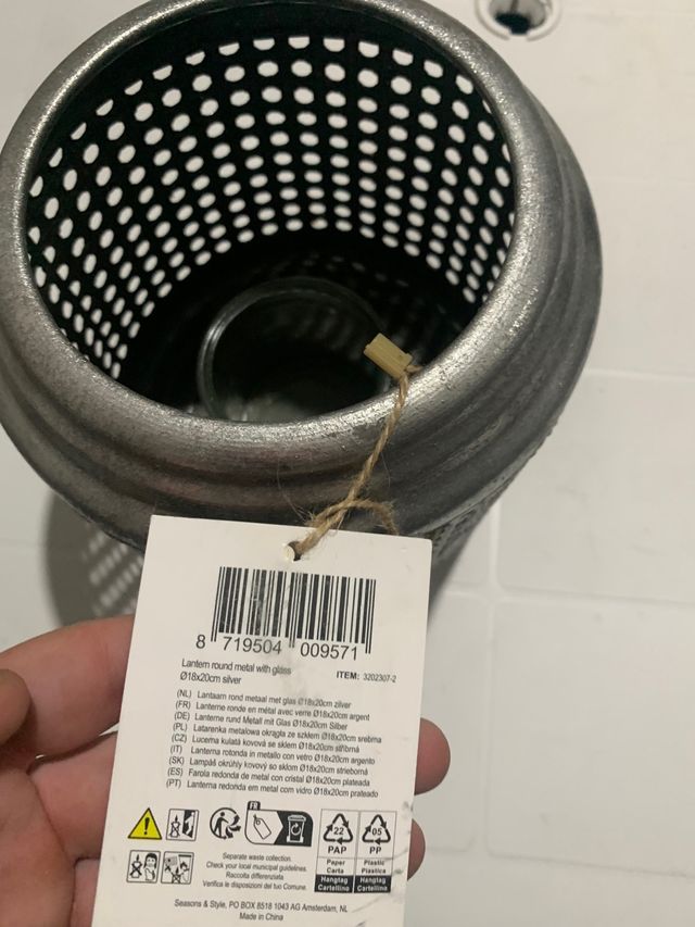 Portacandele in metallo e rattan