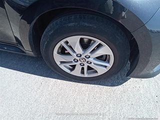 Renting - TOYOTA YARIS 1.5 120H Business Plus